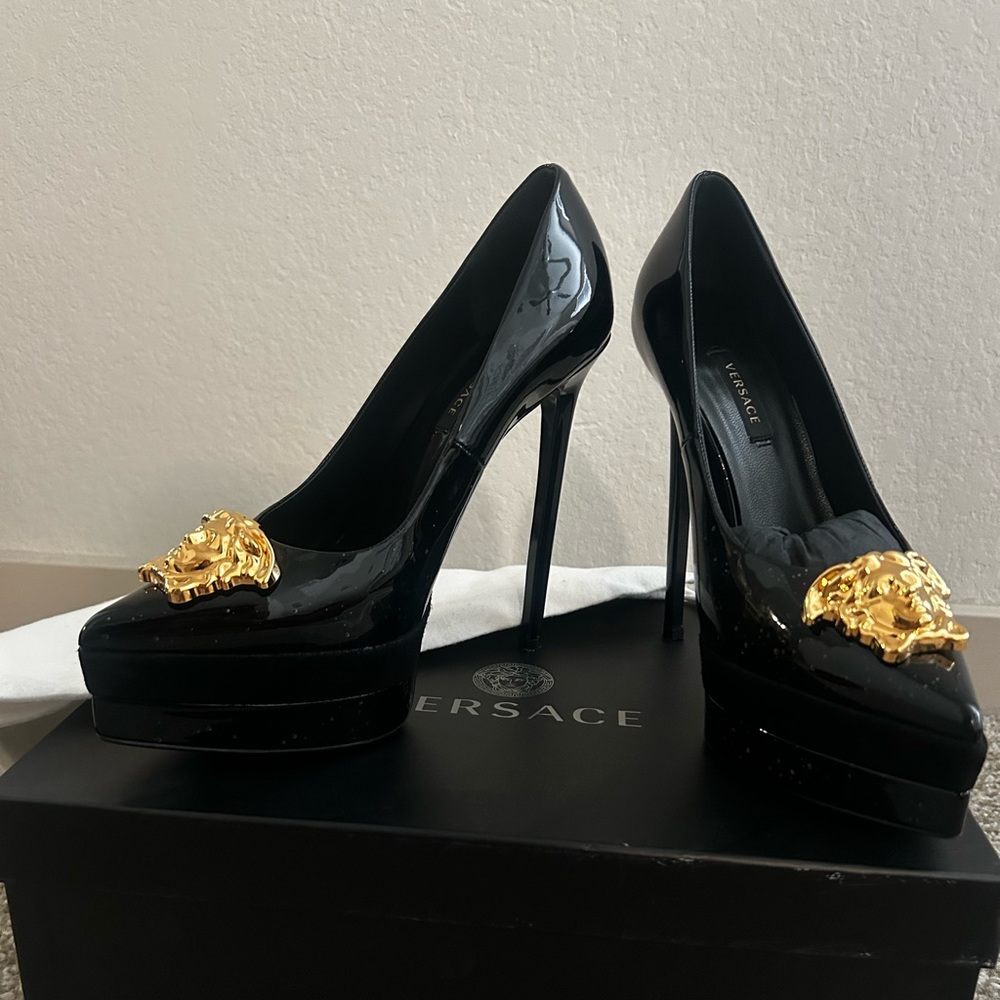Versace heels size 36